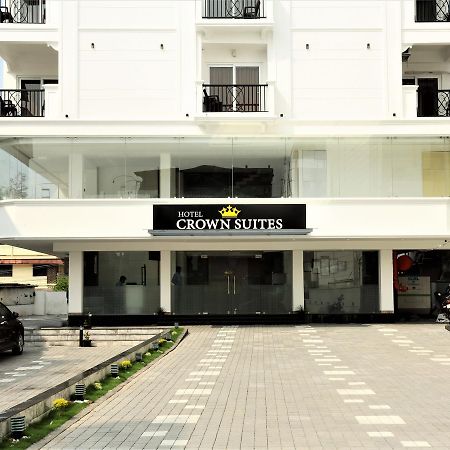 โรงแรมคราวน์ สวีท Kochi ภายนอก รูปภาพ