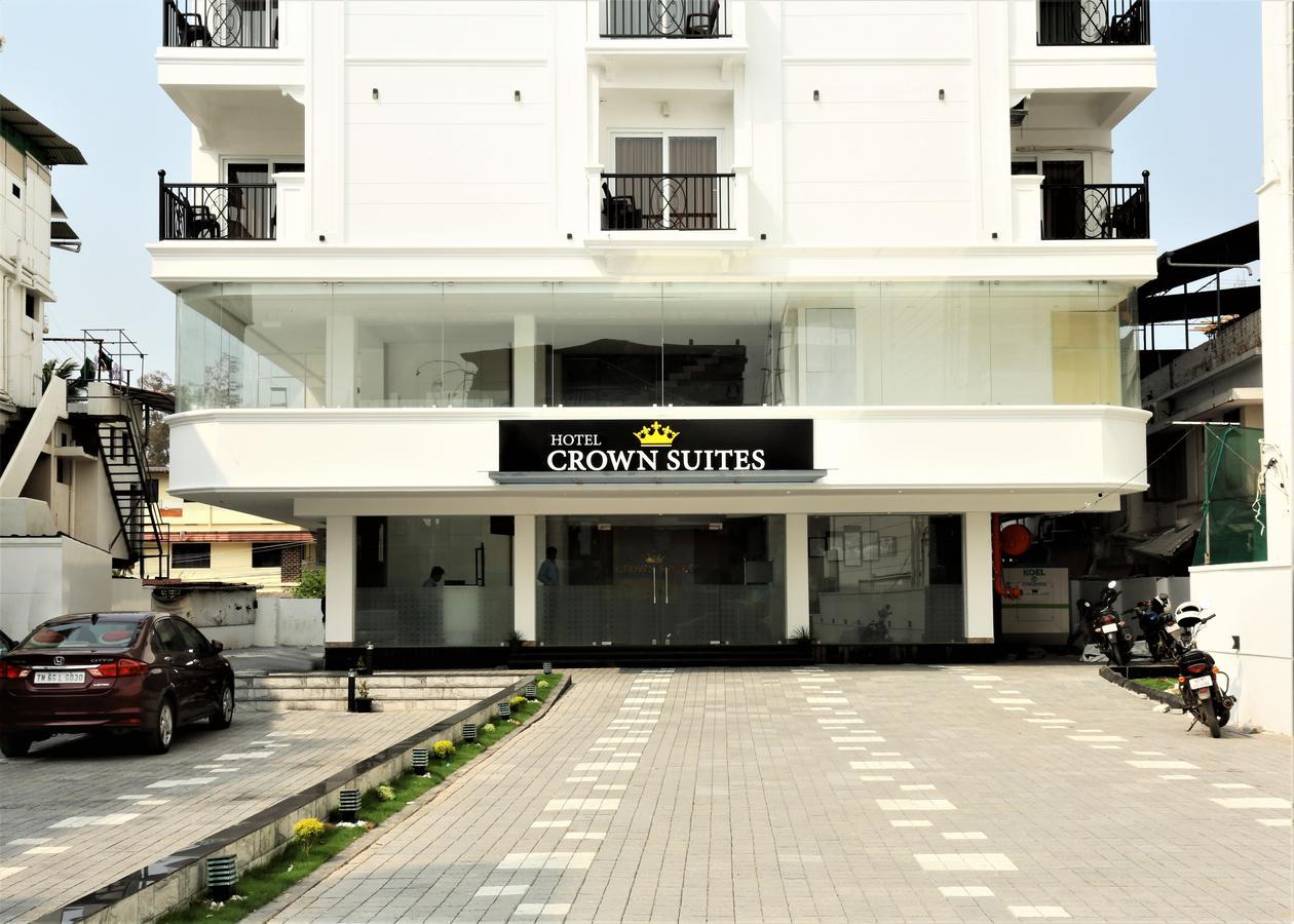 โรงแรมคราวน์ สวีท Kochi ภายนอก รูปภาพ
